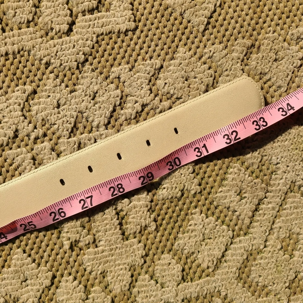 Vintage 1988 Liz‎ Claiborne Leather Cream Belt VTG Gold Buckle M
